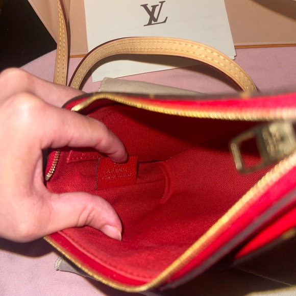 Louis Vuitton Pallas Clutch - Picture 5 of 8